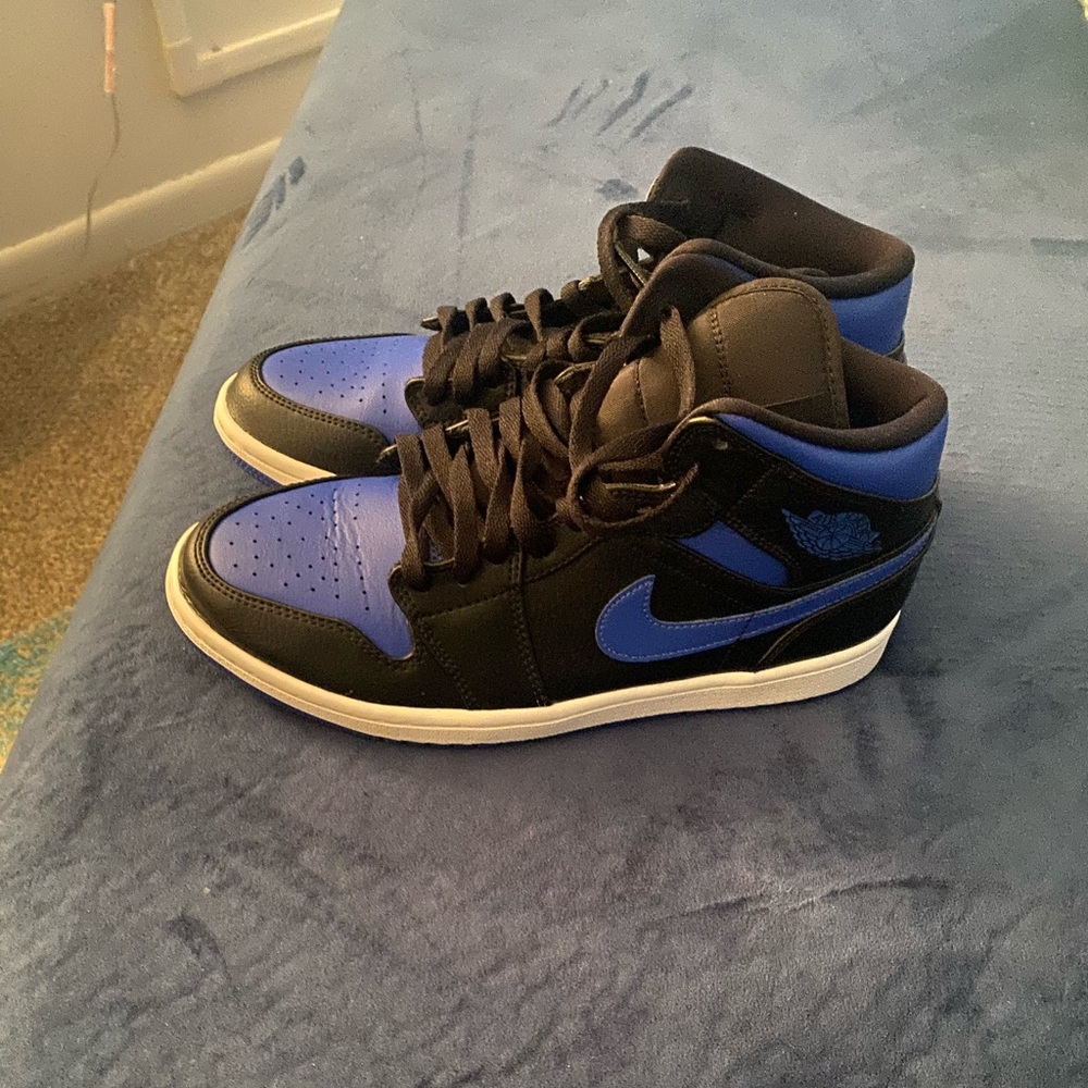 Jordan 1 mids Black Hyper Royal